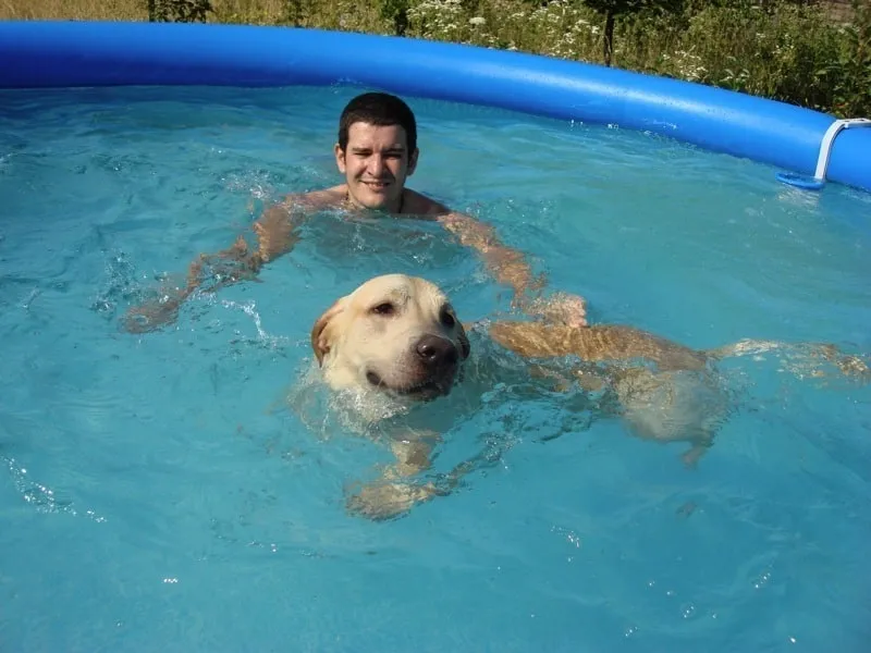 Photo from “Cu Athos la piscină”