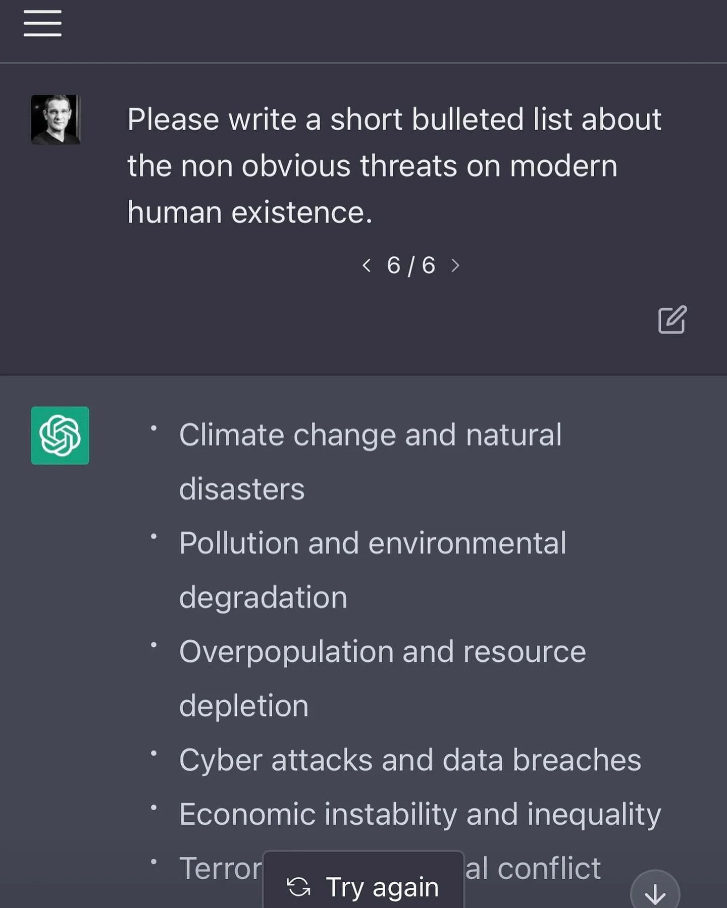 Captură de ecran a unei conversații cu ChatGPT în care schimbările climatice, poluarea, suprapopularea, atacurile cibernetice și instabilitatea economică sunt enumerate drept amenințări.