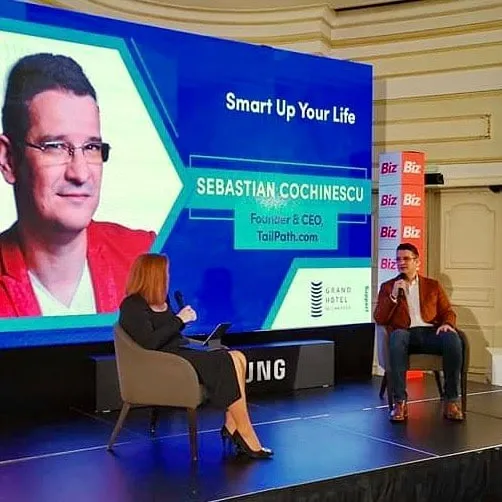 Sebastian Cochinescu speaks with Marta Ușurelu at the Biz Innovation Forum.